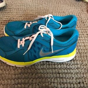 [nike] running shoes